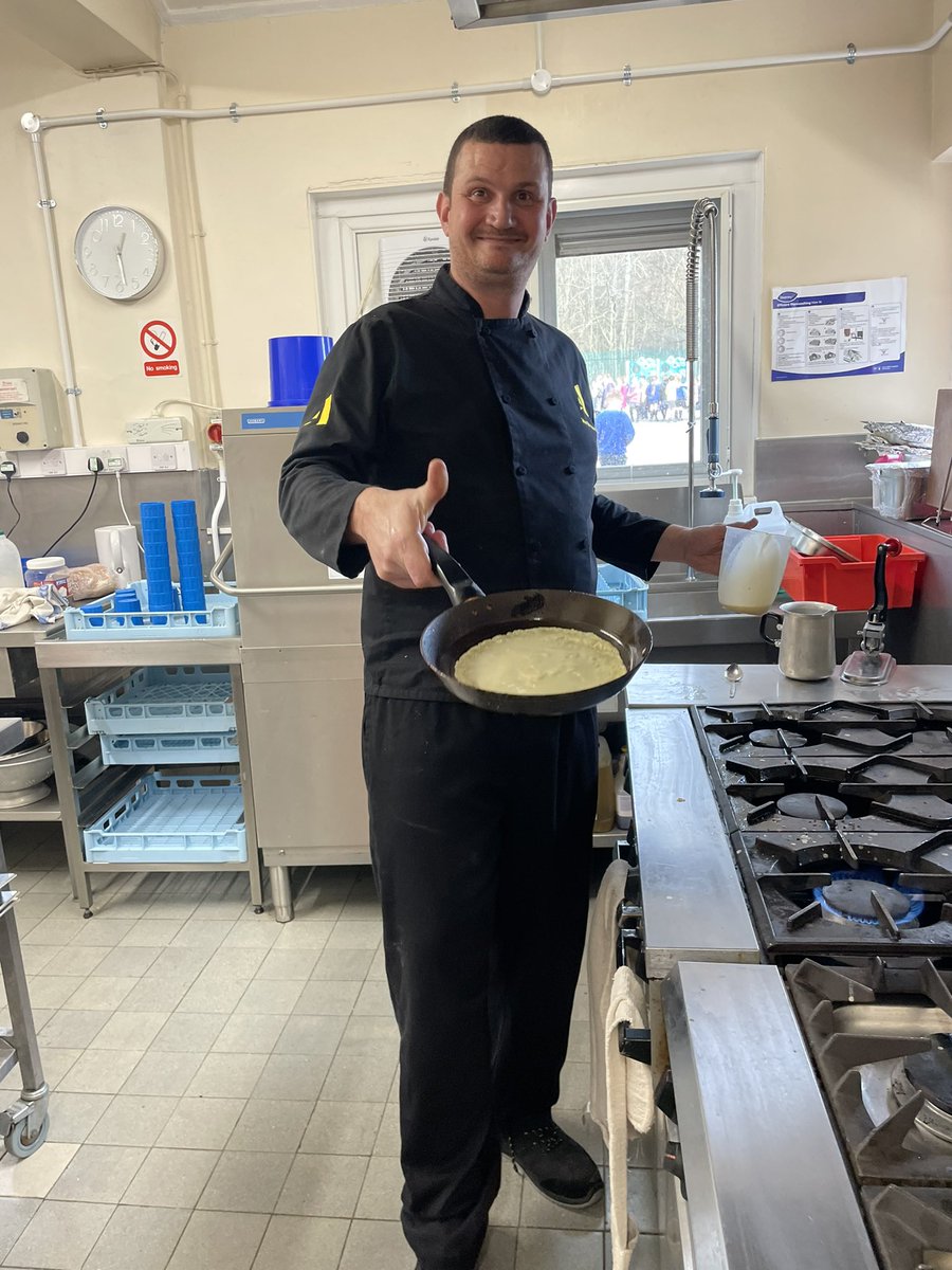 LouiseStinson4's tweet image. Our kitchen staff are awesome! Thank you chef Martin for our pancakes! @ShelleyFirst
