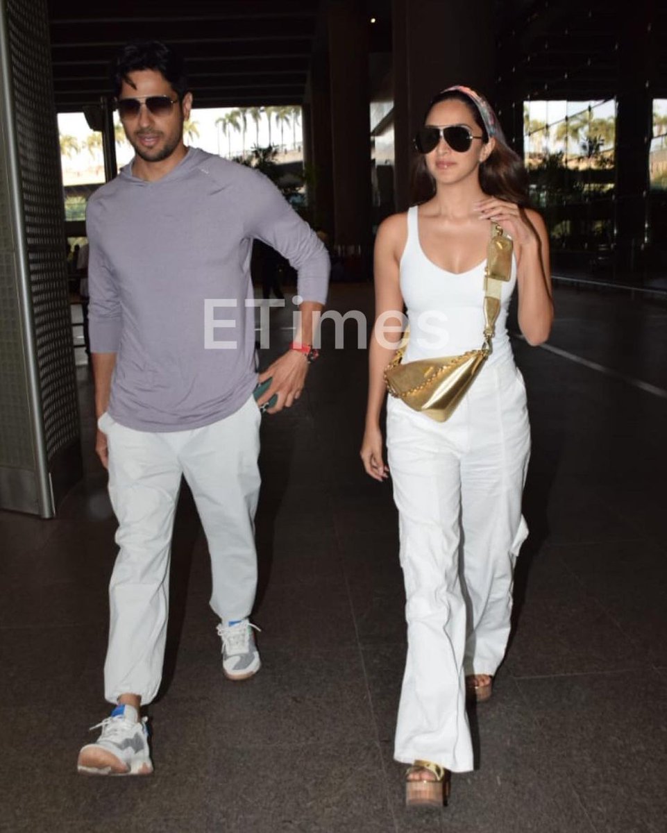 Sidharth Malhotra and Kiara Advani are back in mumbai snapped at the airport