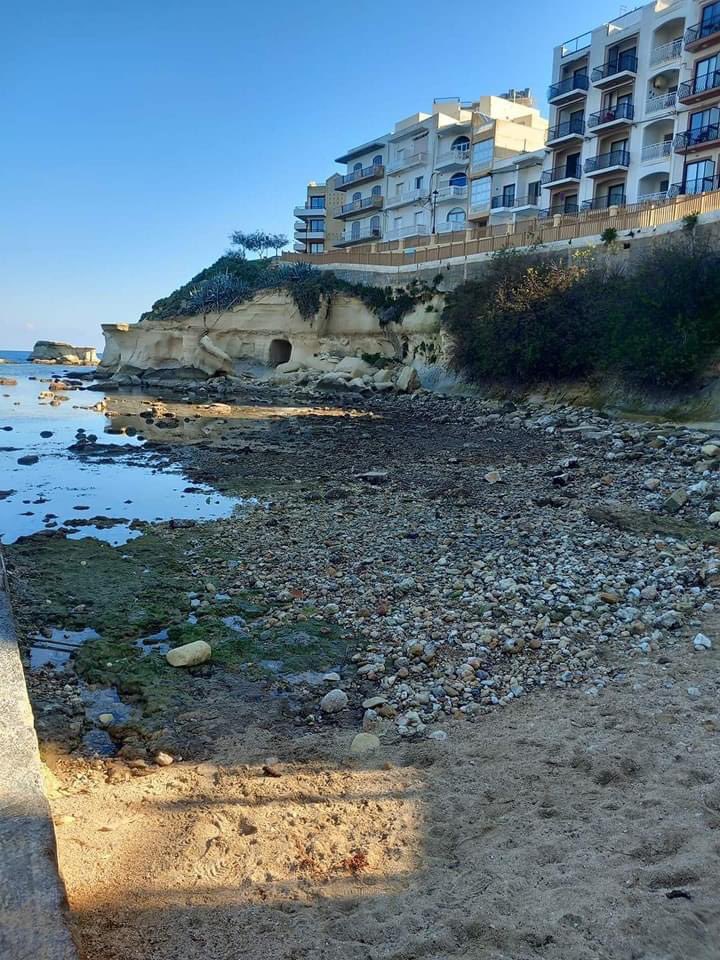 rashidalmethen's tweet photo. انحسار مياه البحر في لبنان واغلب الدول المطلة على شرق المتوسط وتسمى هذي الحاله Meteotsunami ليس بسبب زلزال بحري او توقعات تسونامي لكن نتيجة تغيرات في الضغط الجوي ودرجات الحراره وقد تحدث هذي الظاهره في اي وقت https://t.co/di9Bv6YdPa