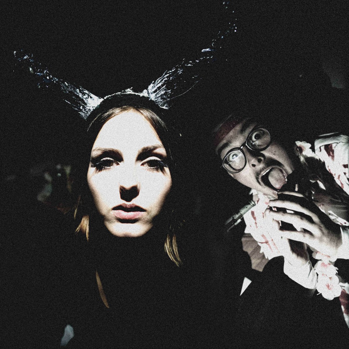 viseurholo's tweet photo. Première fois que je partage mon travail sur Twitter, j’espère que ces clichés vous plairont. Shooting improvisé pendant une soirée d’Halloween .

Halloween Fever - https://t.co/R8FmjsFRuh