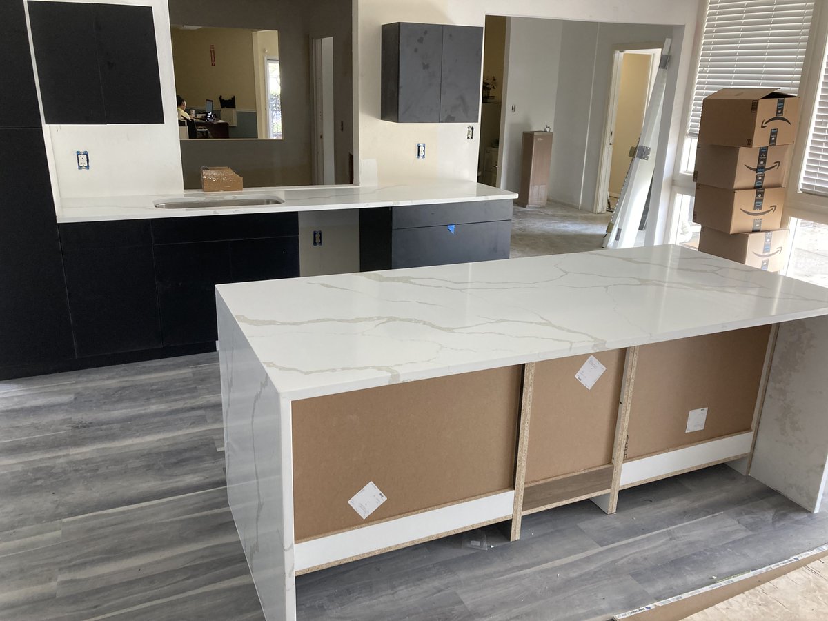LlcStoneware's tweet photo. It's been awhile... but we're still working. Come see us today or call for your new countertops! 😉 https://t.co/VUGoLmyvJk