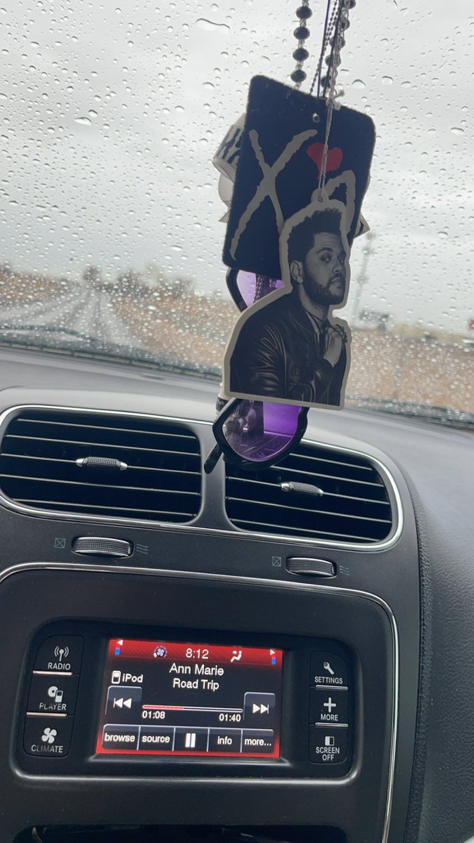Melissa_Lively's tweet image. Some @Im__AnnMarie to start my morning 🙌🏽💜😍🔥 #RoadTrip #AnnMarie ❤️