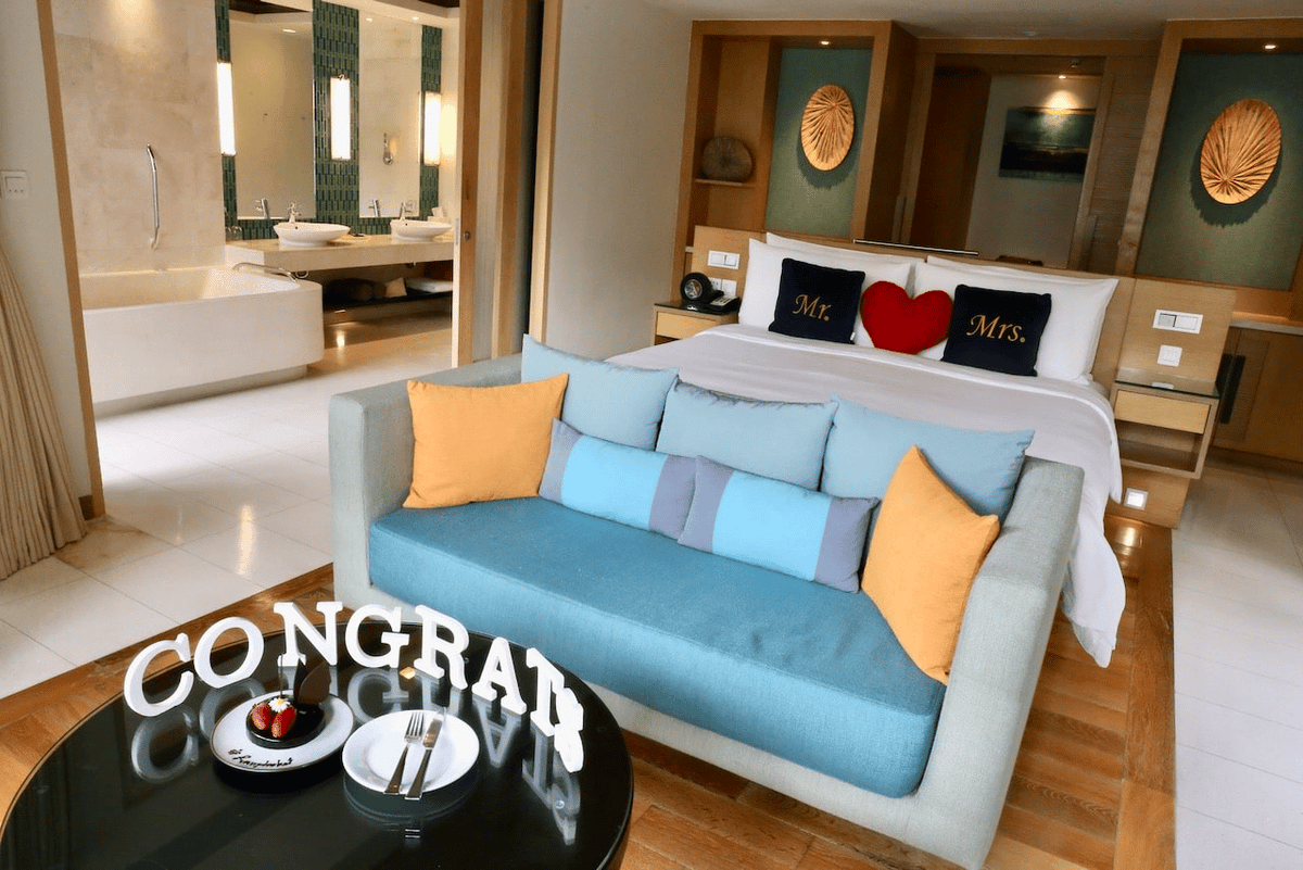 Looking to plan a romantic getaway in paradise <a href="/AmazingThailand/">AmazingThailand</a> this winter? Check out our guide to the best honeymoon resorts in Phuket featuring <a href="/renphuket/">Renaissance Phuket</a> by <a href="/RenHotels/">Renaissance Hotels</a> <a href="/MarriottBonvoy/">Marriott Bonvoy</a>! bit.ly/3WMoSw4