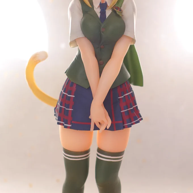 ちょうどよい感じなパースちゃんと千代田の太もも #太ももは太いから太ももっていうんだよ 