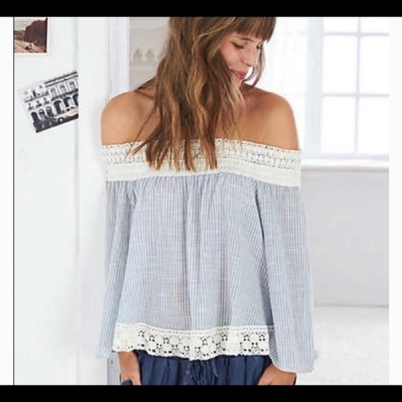 factoryratt3's tweet photo. So good I had to share! Check out all the items I'm loving on @Poshmarkapp from @macnac13 #poshmark #fashion #style #shopmycloset #aerie #henryjay #ugg: https://t.co/n4B1ARlifv https://t.co/WWKCK0NY50