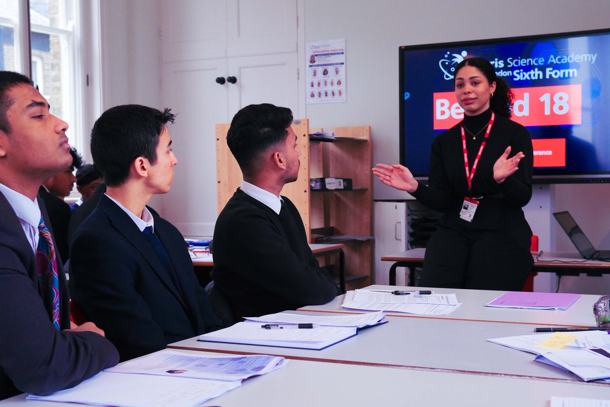 HarrisSAEL's tweet photo. Day 1 of Beyond 18, our Year 12 University and Careers conference, got off to a cracking start yesterday. Year 12s were thoroughly engaged by our guest speaker, Jhanelle White. @KingsCollegeLon
#university #careers #futures #aspiration #beyond18 https://t.co/ptBeQiIhrC