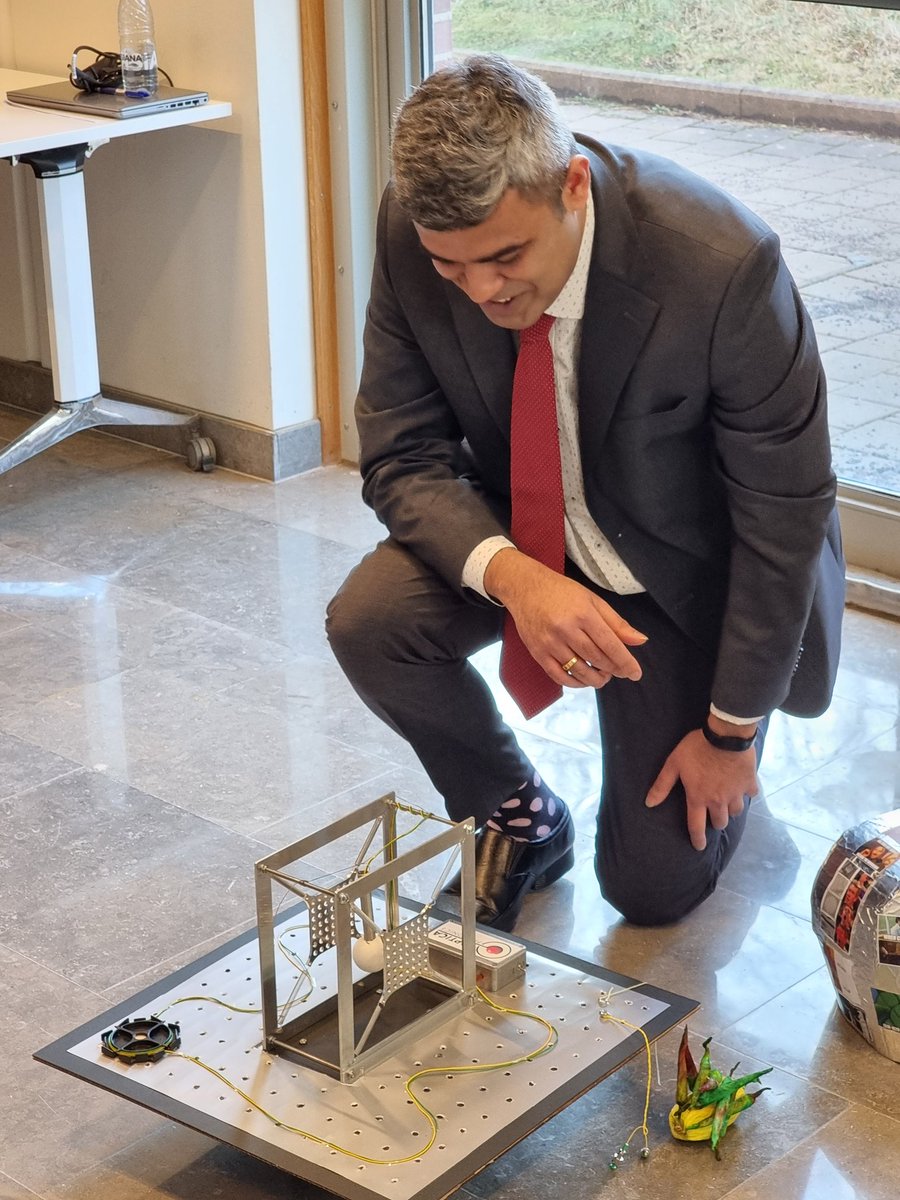 Quantum Technology Laboratory tweet media