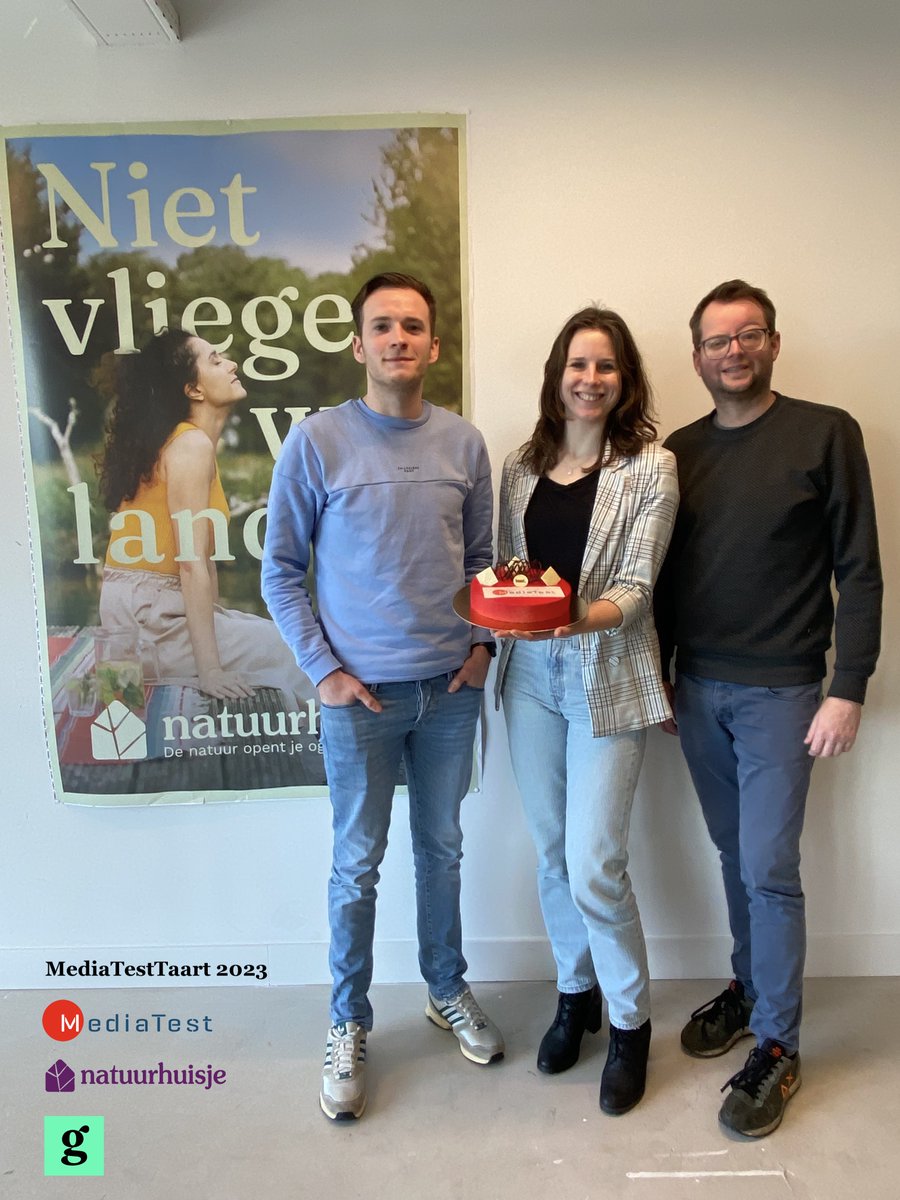 MediaTestNL's tweet photo. De MediaTestTaart 2023 gaat naar Natuurhuisje! Dit vanwege de spraakmakende branding en copy ‘Niet vliegen, wel landen’. De taart werd in ontvangst genomen door CEO Dick Vulto en impact manager Robert van Veen, die ons vol enthousiasme vertelden over de visie van Natuurhuisje. https://t.co/5hLOXDGW15