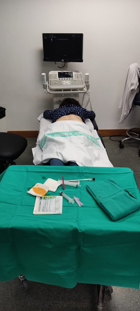 Reuma_HGUCR's tweet photo. Hoy en laboratorio de Reumatología hemos realizado técnicas guiadas en el raquis como bloqueos de sacroiliacas, facetarios, epidurales lumbares, musculares… y además capilaroscopias. Con ello se consigue la mejora del paciente más rápida y evitando listas de espera innecesarias https://t.co/oM7sSmpqqW
