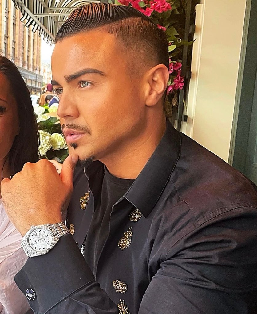 Where Luxury Meets Crypto 

We are the fastest growing community in the whole world 🌍 

Go &amp; BUY $KING token 🚀

We are the biggest Success in Crypto 💰