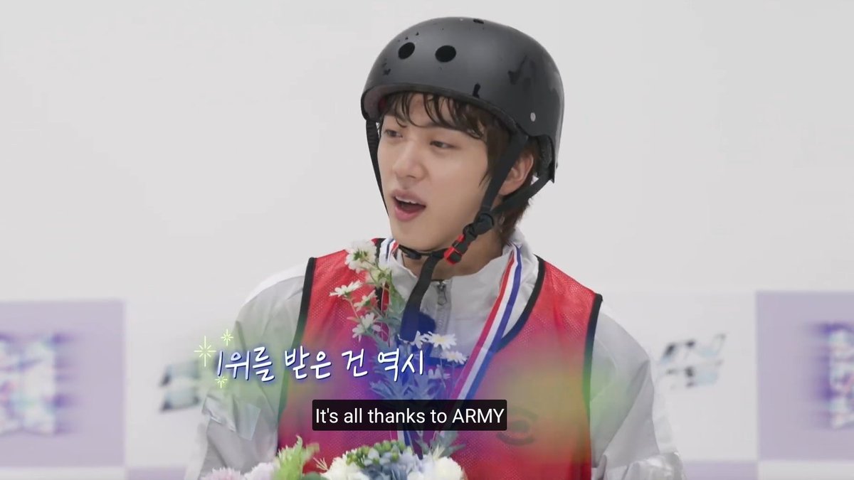 abyss_dandelion's tweet photo. Seokjin gave his thank you speech for The Astronaut first win at mcountdown music show 🫶❤️😭 this is everything just to see his happiness and beautiful smile you deserve it the most Seokjinnie 
#TheAstronaut  #JIN  #방탄소년단진 #진 https://t.co/9bOnRmGLnK