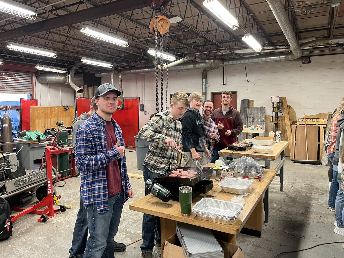 Special thanks to <a href="/BoyleFFA/">Boyle County FFA</a> for showing our <a href="/BigRebelNation/">Boyle County Rebels</a> educators some love this morning as we celebrate #FFAWeek!