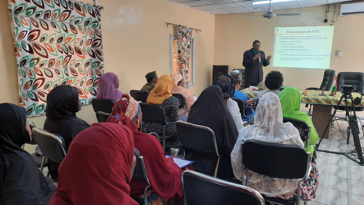 Atelier de réflexion avec le Conseil Régional de Sécurité Elargi (CRS/E) à  #Tillabéry. 
#FemmesPaixEtSécurité