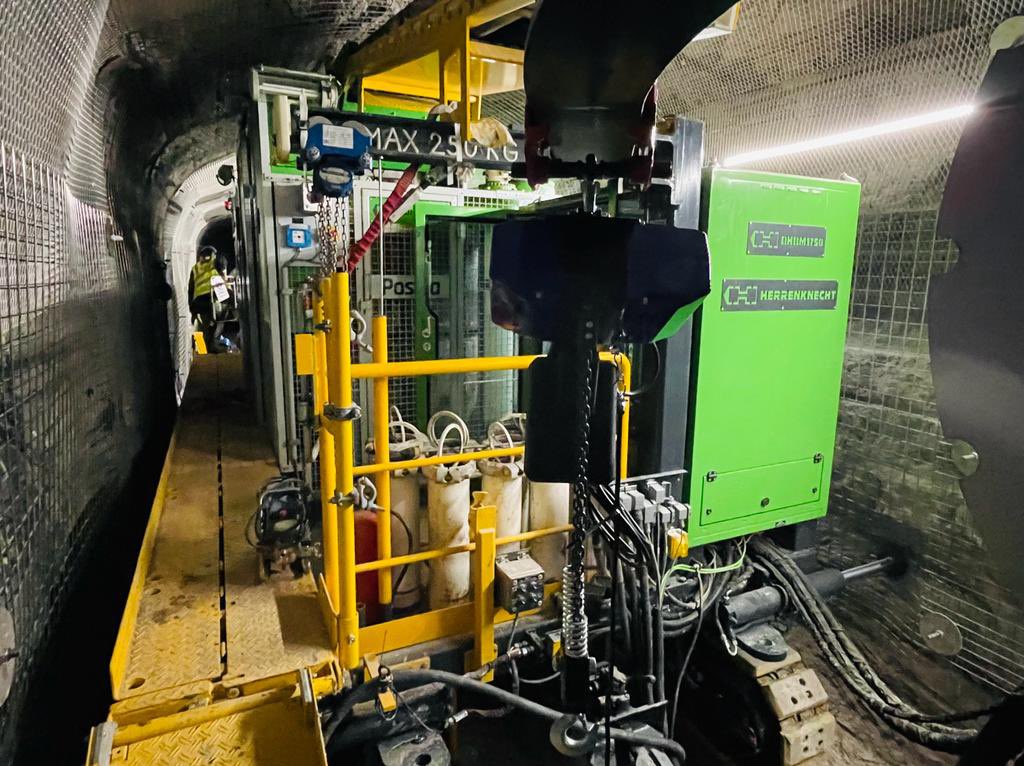 The first disposal holes drilled by #Posiva´s own crew have been completed in #ONKALO test tunnel to a depth of 430m. The first holes of the DHBM drilling rig used by Posiva's own crew are a major step forward in moving towards starting production.

posivasolutions.com/news/pressrele…