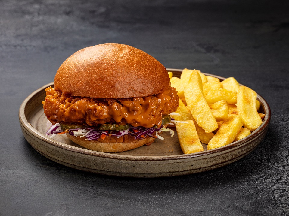 Karakmqanes's tweet photo. Magnum Burger 
.
.
.
#karak_mqanes #Chicken #Breakfast  #Summer #Food #Qatar #Doha #Karak #Restaurant #Drinks #HotDrinks  #ClubSandwich #cold_drinks
#مطاعم #قطر #الدوحة #كرك_مقانيص #عصير #برجر #كلوب_ساندويش #كرك #مشروبات_حارة #شاي #قهوة https://t.co/ZbNRHVazdL
