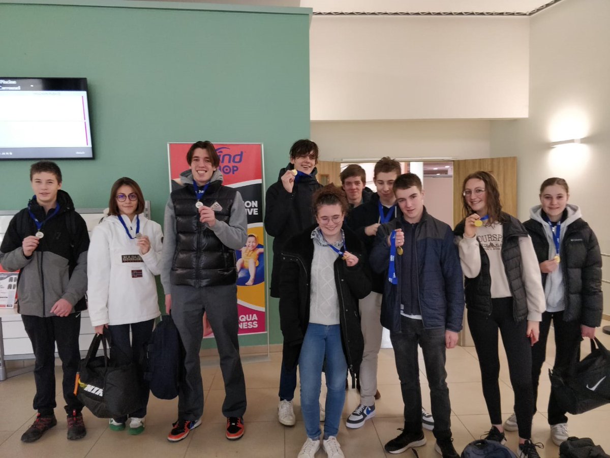 Bravo à l'équipe de #natation du <a href="/lycCDGDijon/">Lycée International Charles De Gaulle Dijon</a>, championne départementale <a href="/CD_CotedOr/">Côte-d'Or</a> @UNSSdijon le 1er février 2023. 
Prochain rendez-vous : championnats académiques le 1er mars à #Autun