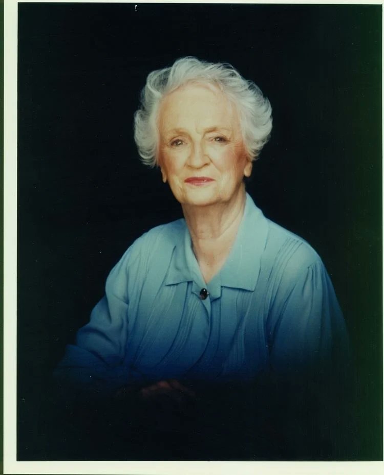 Happy international #MHNursesDay to all our brothers and sisters working to connect with people where they are, at what are often the darkest times in their lives. So much of how we think and work today can be traced back to the work of one brilliant woman, Hildegard Peplau 1🧵