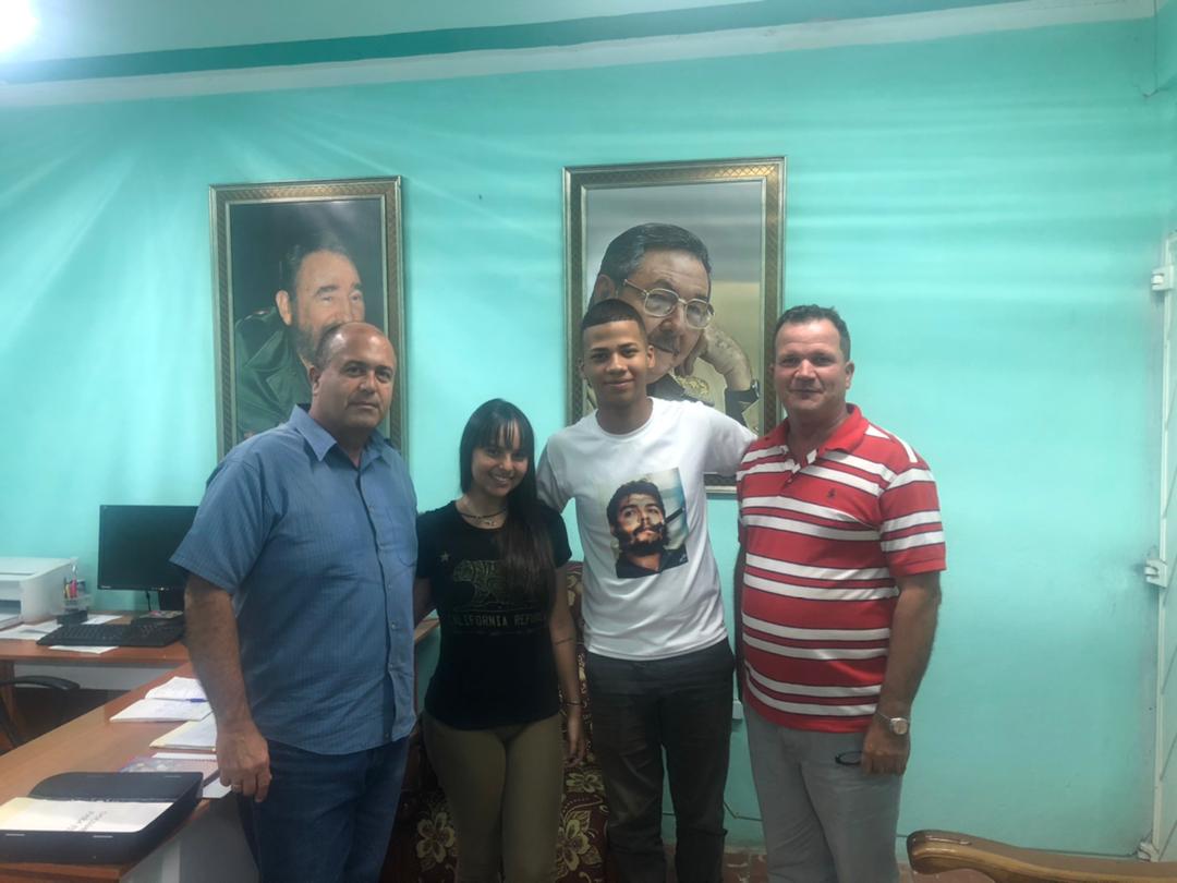 Ellos son continuidad, jóvenes integrantes del consejo provincial de la FEEM en #SanctiSpíritus. El diálogo sistemático nos permite evaluar sus preocupaciones y comprometerlos a seguir la Marcha. #MejorEsPosible , #SanctiSpirítusEnMarcha , <a href="/DeivyPrezMartn1/">Deivy Pérez Martín</a> , <a href="/TeresitaRomeroR/">Teresita Romero Rodríguez</a>