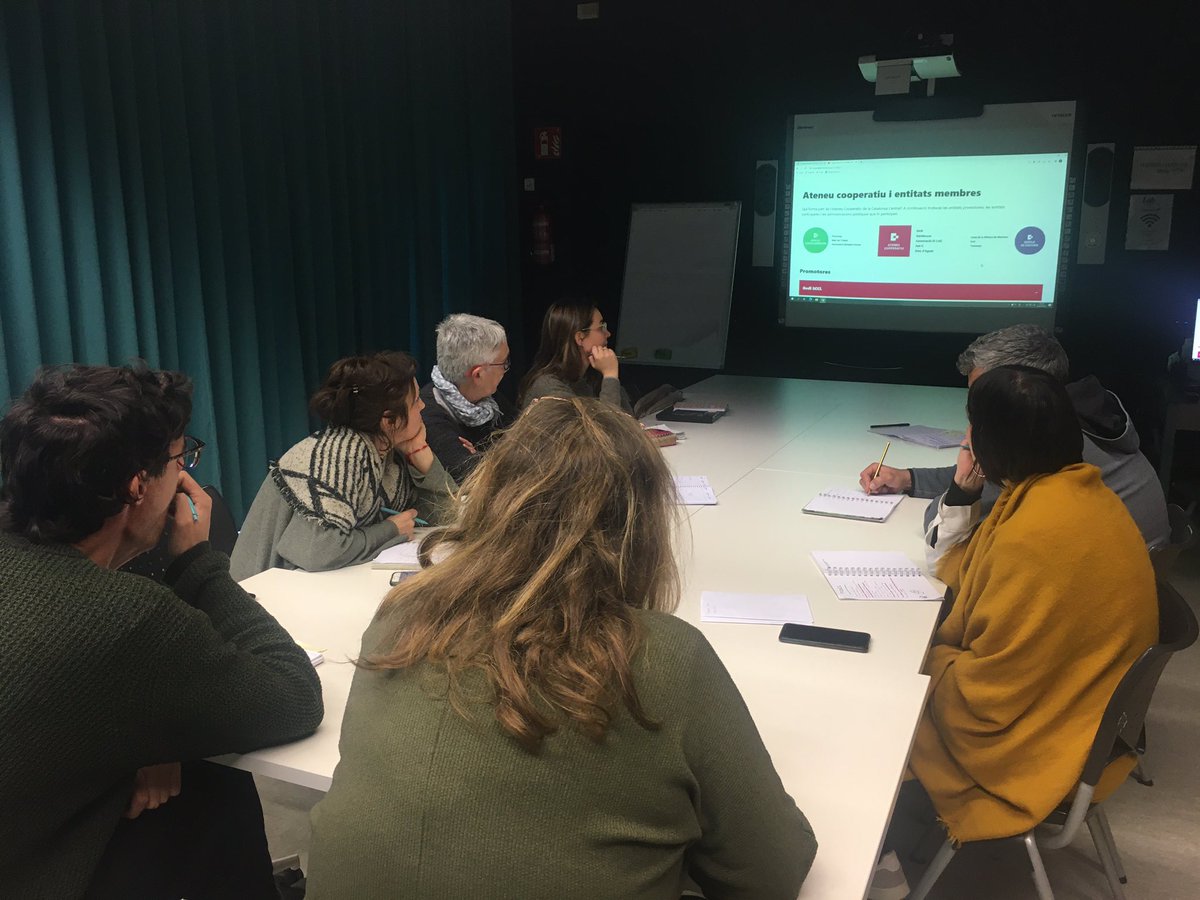LabManlleu's tweet photo. 📣Avui, al #LABManlleu trobada del servei d'empresa @OPEManlleu i les companyes de @CoopCatCentral
🔗Ens enxarxem per promoure l'ESS i el cooperativisme a #Osona
#AManlleufemxarxa https://t.co/fTNvn1vCuw