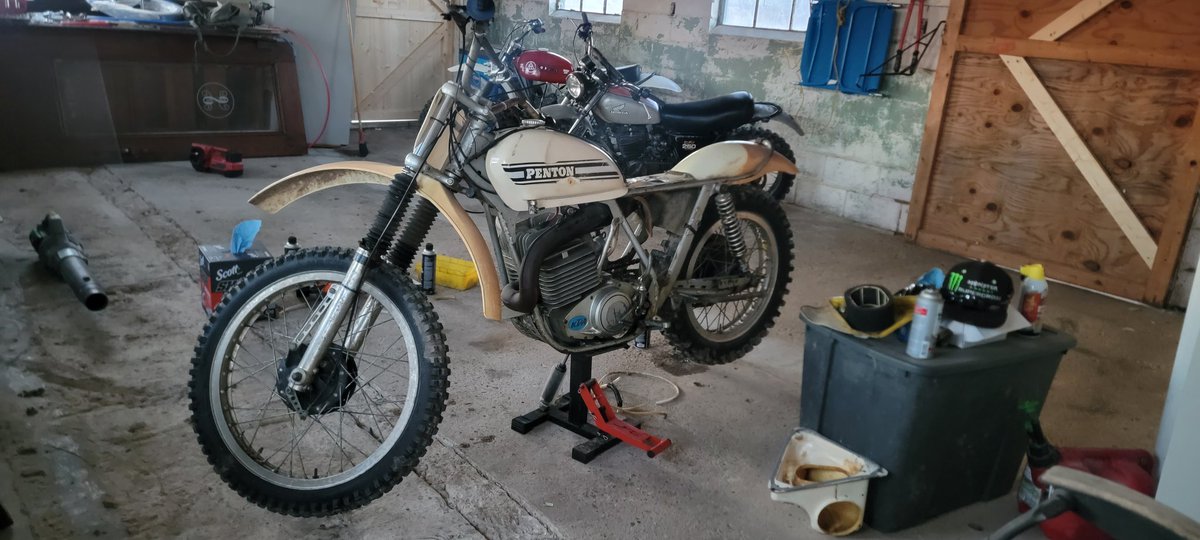 marioncofarmer's tweet photo. I dont know when my old dairy parlor became a hospital for vintage dirt bike and death machines but @RagarBrandy added an absolute sweet little #atc110 to the growing fleet.
74 #penton #mint400
74 #hodaka #superrat98
74 #Honda #mt250 #elsinore
81 #Honda #atc110 (death rocket) https://t.co/NSYSdADUEP