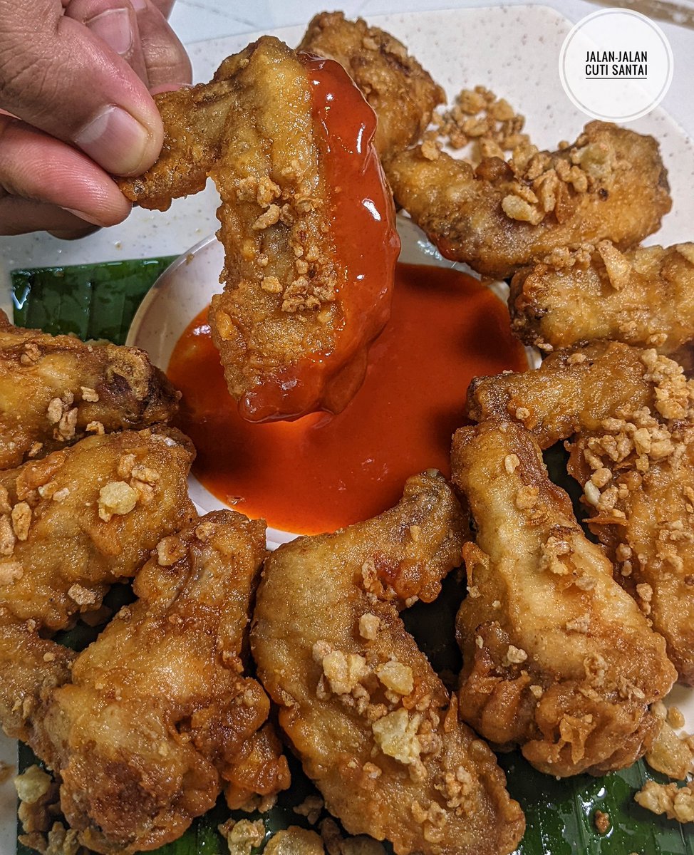 FoodPornMalaysia on Twitter "Deep Fried Garlic Chicken Wings 😋"