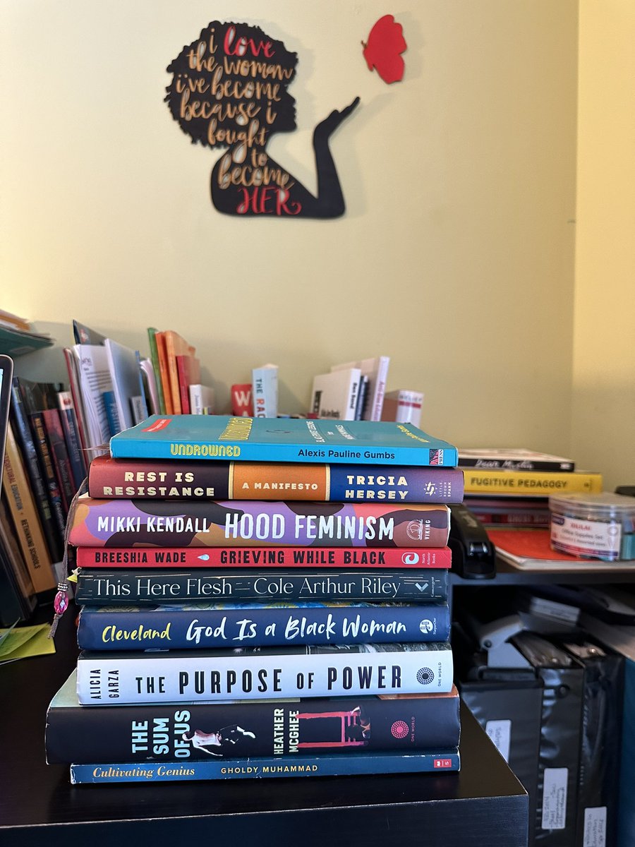 DisruptivPeace's tweet photo. Black women are literally trying to save us! #literacyforliberation #literacyforfreedom #BlackHistoryMonth https://t.co/UvOICyE12Q