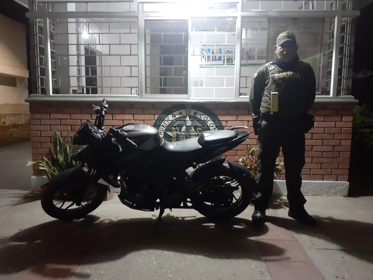 En la Trocal de Occidente del municipio de #Sincelejo, recuperamos una motocicleta reportada por el delito de hurto. #DiosYPatria