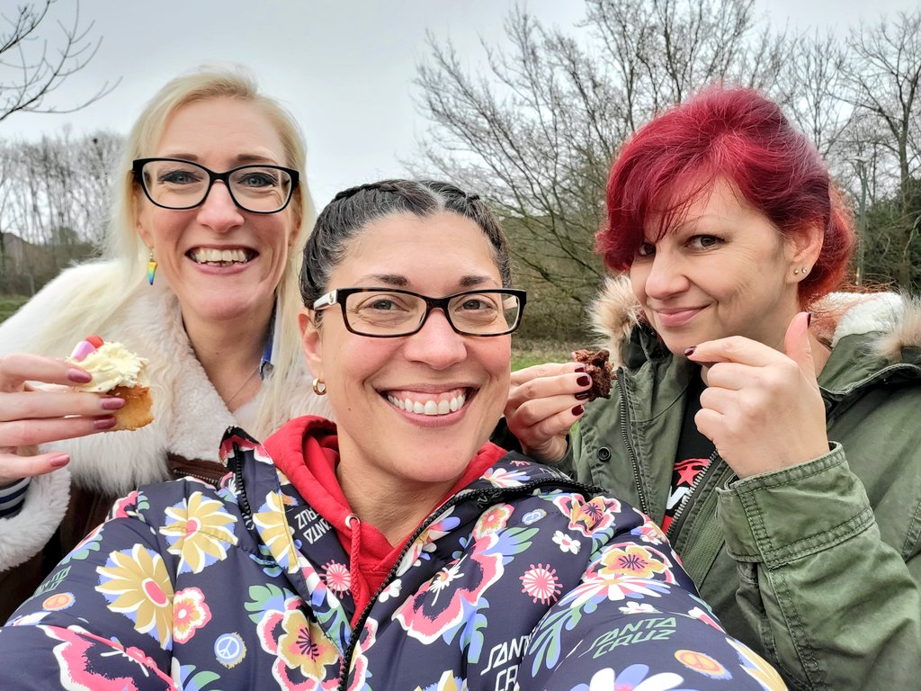 TingyS's tweet photo. Lockdown birthday tradition with my homies @kimbendall &amp; @bexiita https://t.co/OPNxwhwTIP