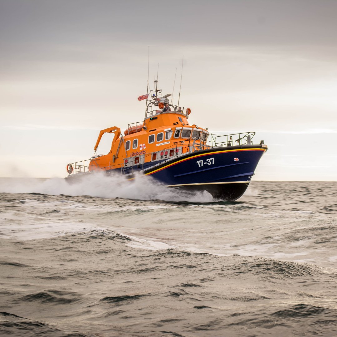 RNLI tweet media