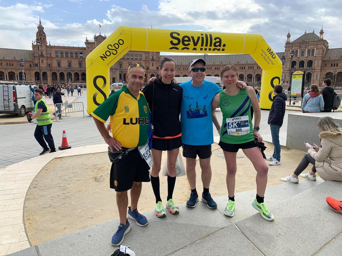TrailsurferUK's tweet photo. #SevilleMarathon never disappoints neither does the city. Gutted we’re now leaving. #TeamJackMon #100marathonclub @caritococoloco https://t.co/BFbvl4GqvL