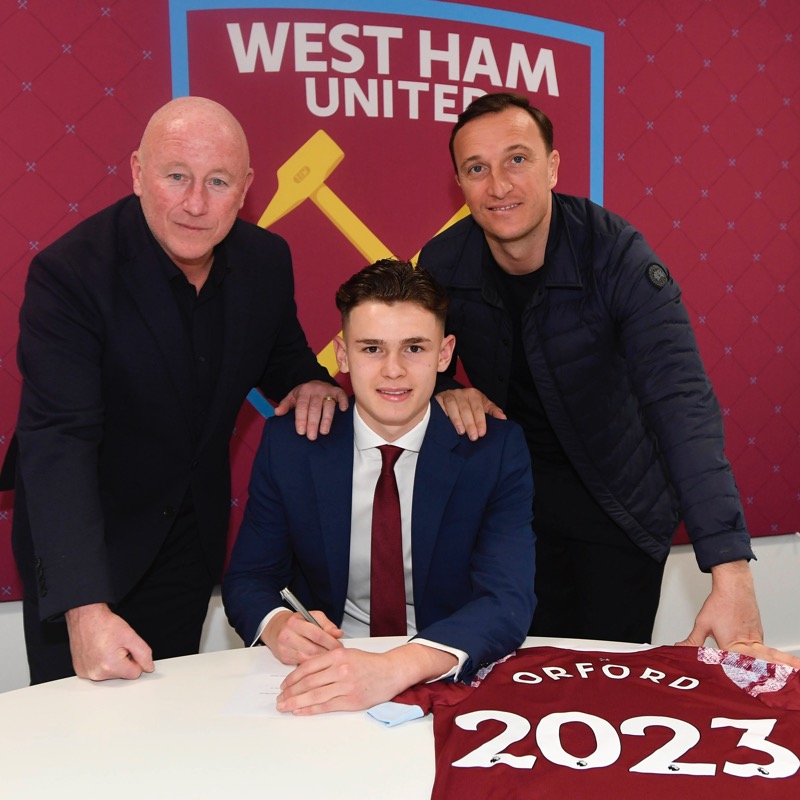 WestHam's tweet photo. We are delighted to announce that Lewis Orford has agreed professional terms with the Club 🖊️