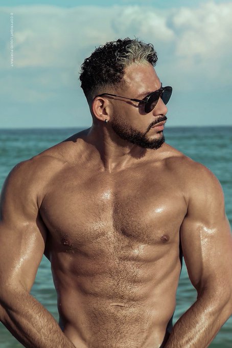 Happy Birthday to me ???? https://t.co/8lf289iwGX