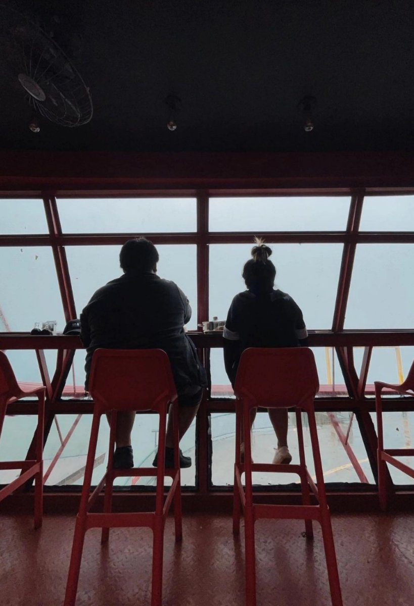 fanboyscribbles's tweet image. If counted ang platonic rels, yung Tags trip. Nareject ng KR embassy non. Sayang leave so nilibre ko si bes. Nag heart to heart kami habang humihigop ng mainit na bulalo at nakikipaglaro ng taguan ang Taal. Daming realizations non. I guess that was the IDILY moment. #TimeCheck