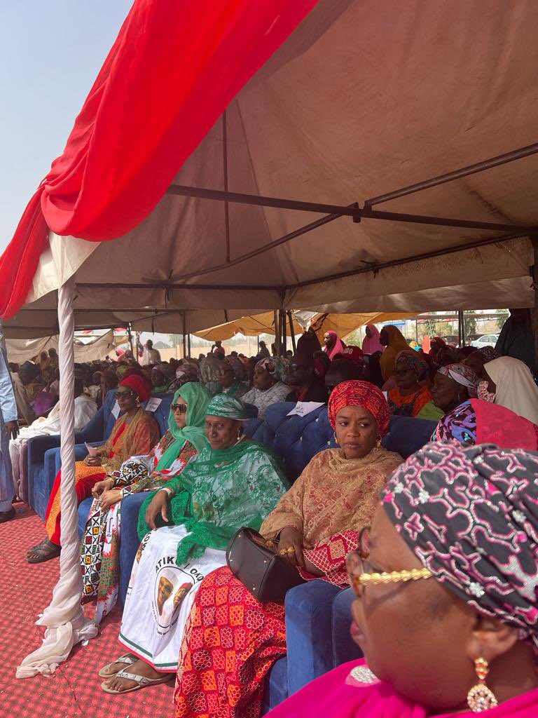 Ubando001's tweet photo. A few days before the presidential election on Saturday, Haj. Umma Yar'adua is making a last-minute impact by mobilising multiple groups of women and youth to vote for Atiku Abubakar in Katsina state. #Atiku #Yaradua https://t.co/ON99Gbnf3B
