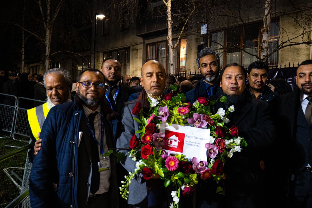 CllrKabirAhmed's tweet photo. Last night I alongside other @AspireParty cllrs and @LutfurRahmanTH paid tribute to the memory of those who sacrificed theirs lives in defence of the Bengali language, and the right to speak it as our mother tongue in Bangladesh. #InternationalMotherLanguageDay https://t.co/dLVwM6R36C
