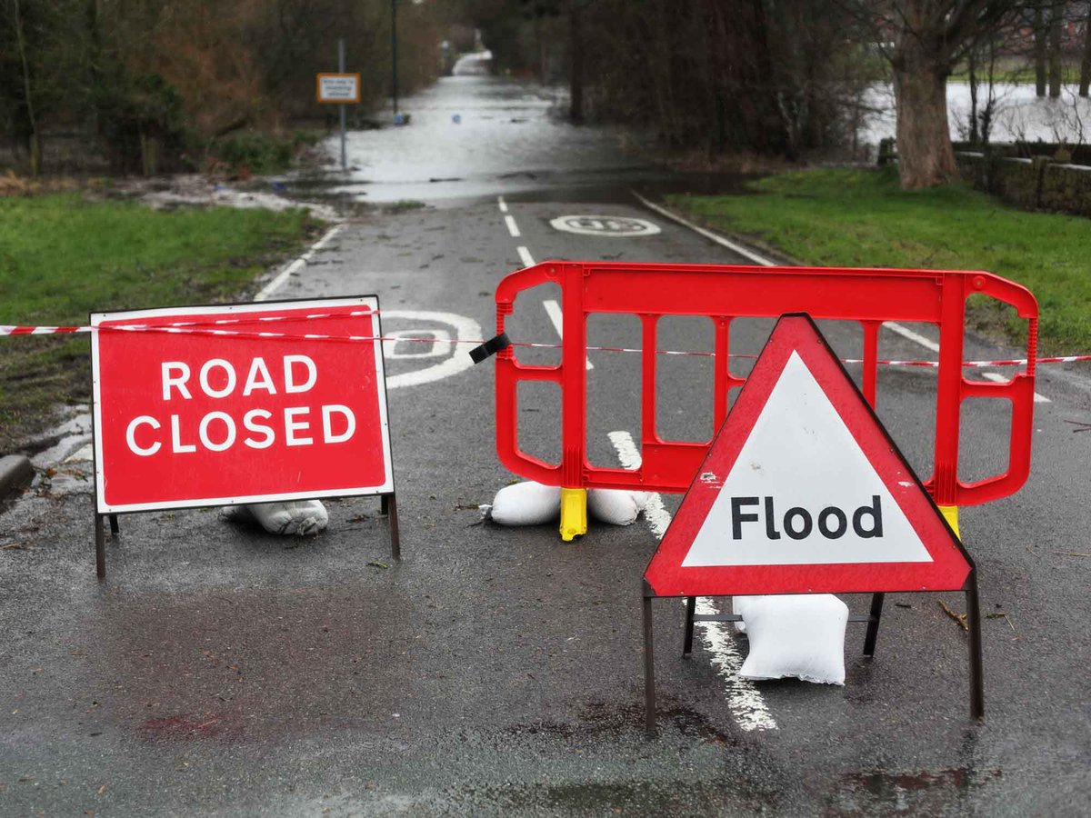 Stantec's tweet photo. We’re supporting communities in Bedfordshire and Hertfordshire with our digital #FloodwaterManagement tool, The Surface Water Assessor. Read more: https://t.co/65sVpaIVy3 #StantecIO #Flooding https://t.co/auIGQYTH0l