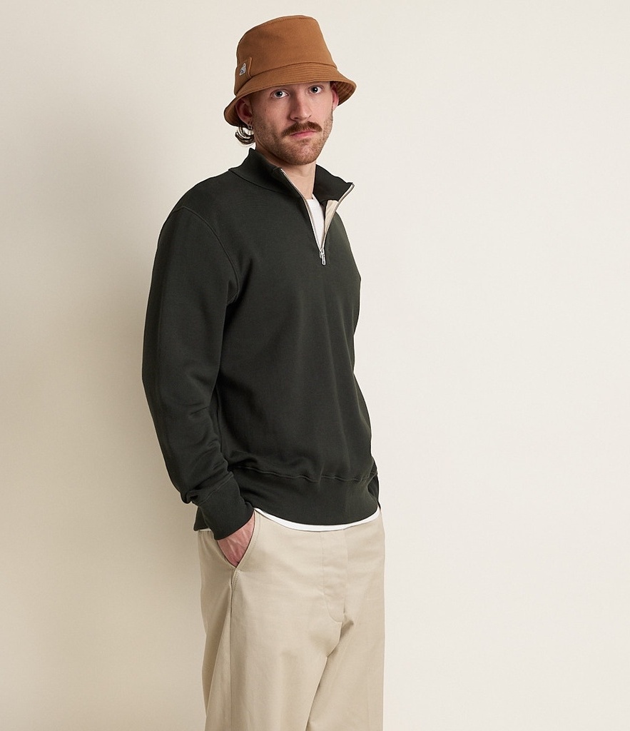 MerzbSchwanen's tweet image. With longer and warmer days ahead, you can gear up with this versatile piece now!
⁠
This half-zip sweater is made of breathable 100% organic cotton loopback sweat material, and the cool look is perfect for any occasion. 

#merzbschwanen #halfzip #organiccotton