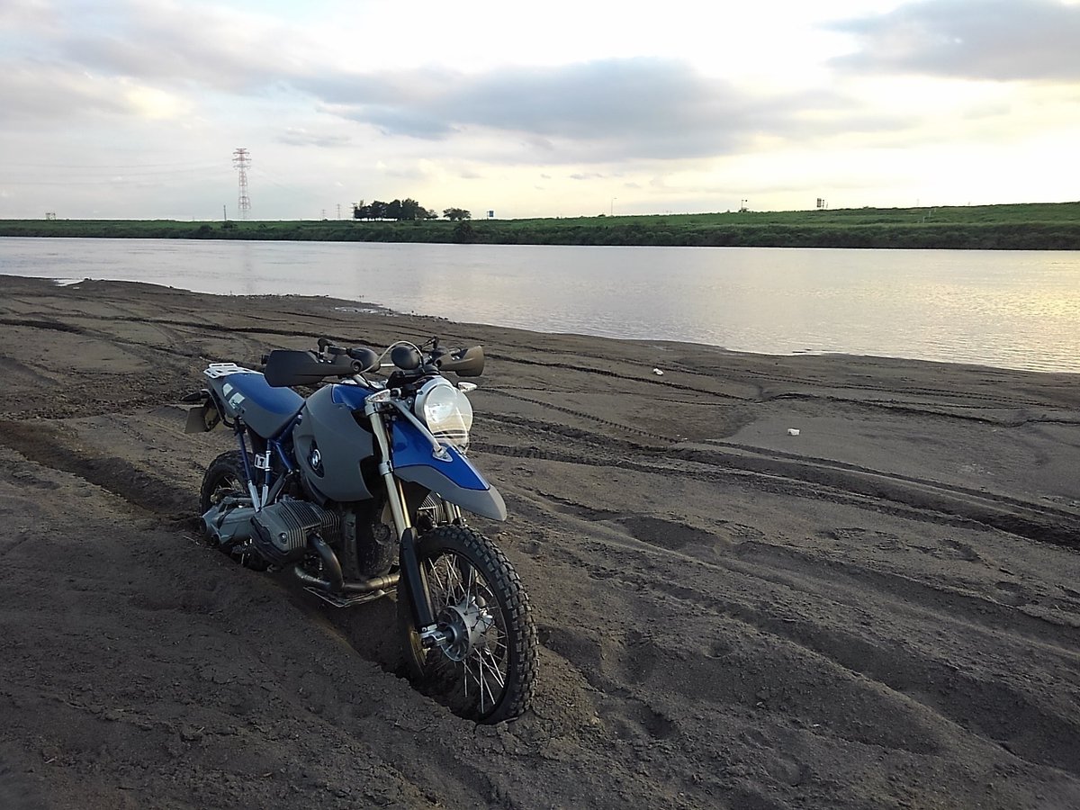 KTM819O4's tweet photo. #HP2E #RnineTGS #ANAKEEWild
舗装に限定すればANAKEE WildよりもAX41の方が好印象です!
(同じバイクで比較していないので気がするという程度) https://t.co/thyNesE4Oh