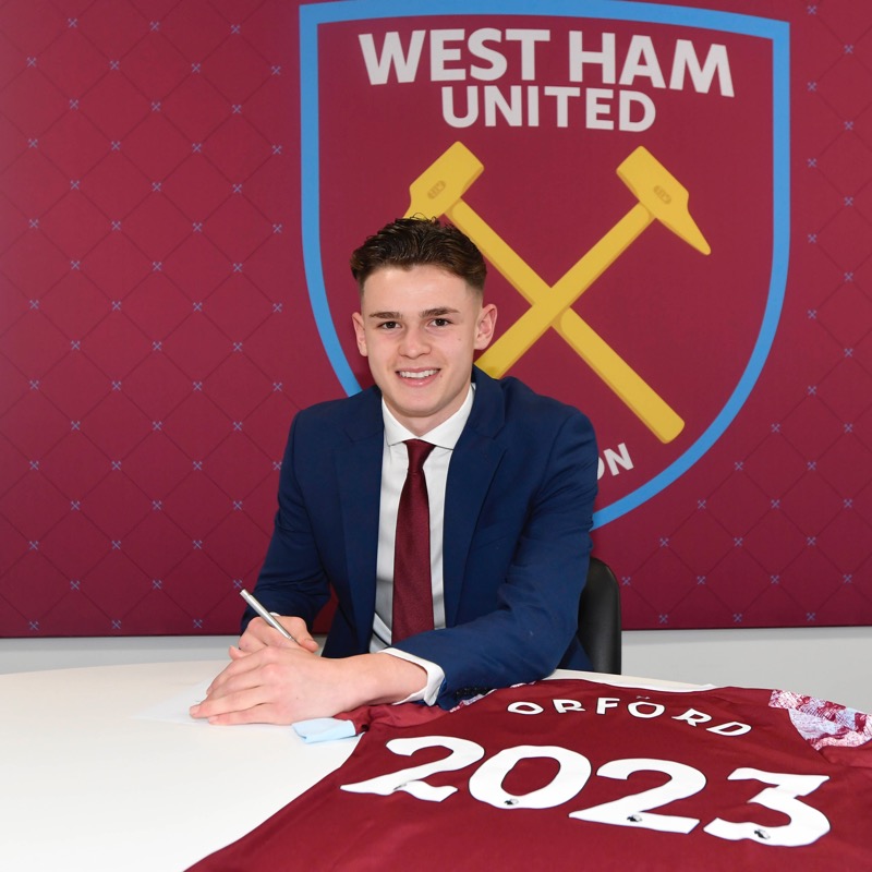 WestHam's tweet photo. We are delighted to announce that Lewis Orford has agreed professional terms with the Club 🖊️