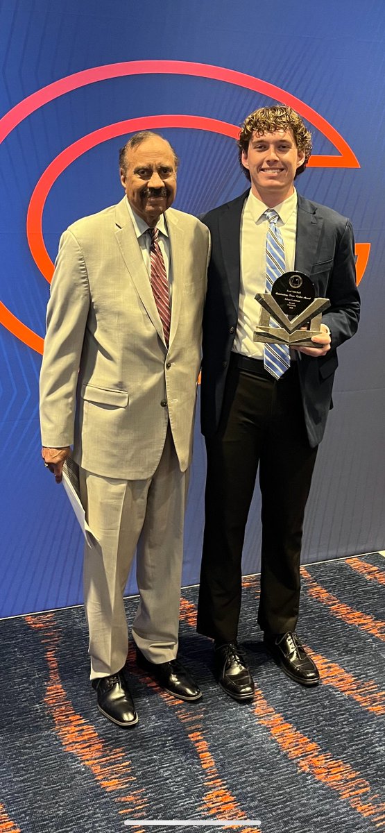 kicker34's tweet photo. It was my pleasure to present the 2022 Fred Mitchell Award to Ethan Gettman of Bryant University during Monday night's National Football Foundation ceremony at Halas Hall in Lake Forest. https://t.co/rcA5De3RdR https://t.co/cSQkwtPE30