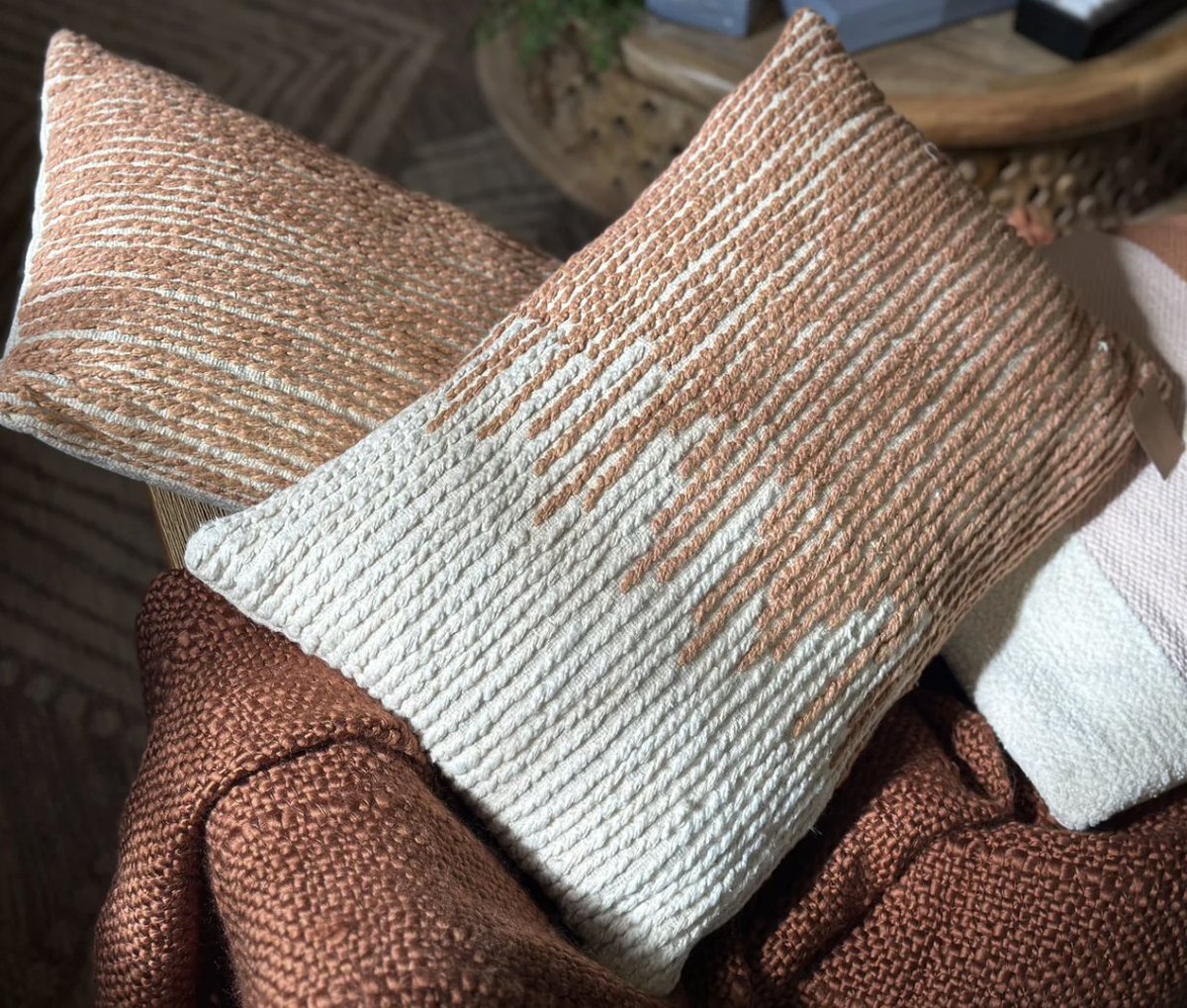 vacrum's tweet photo. Newly added sale items! Warning: they're super comfy! All Chartreuse &amp; co pillows are on SALE now! (Discount reflected in cart) - https://t.co/egpk6HTGYp https://t.co/oAjUfVDSvx