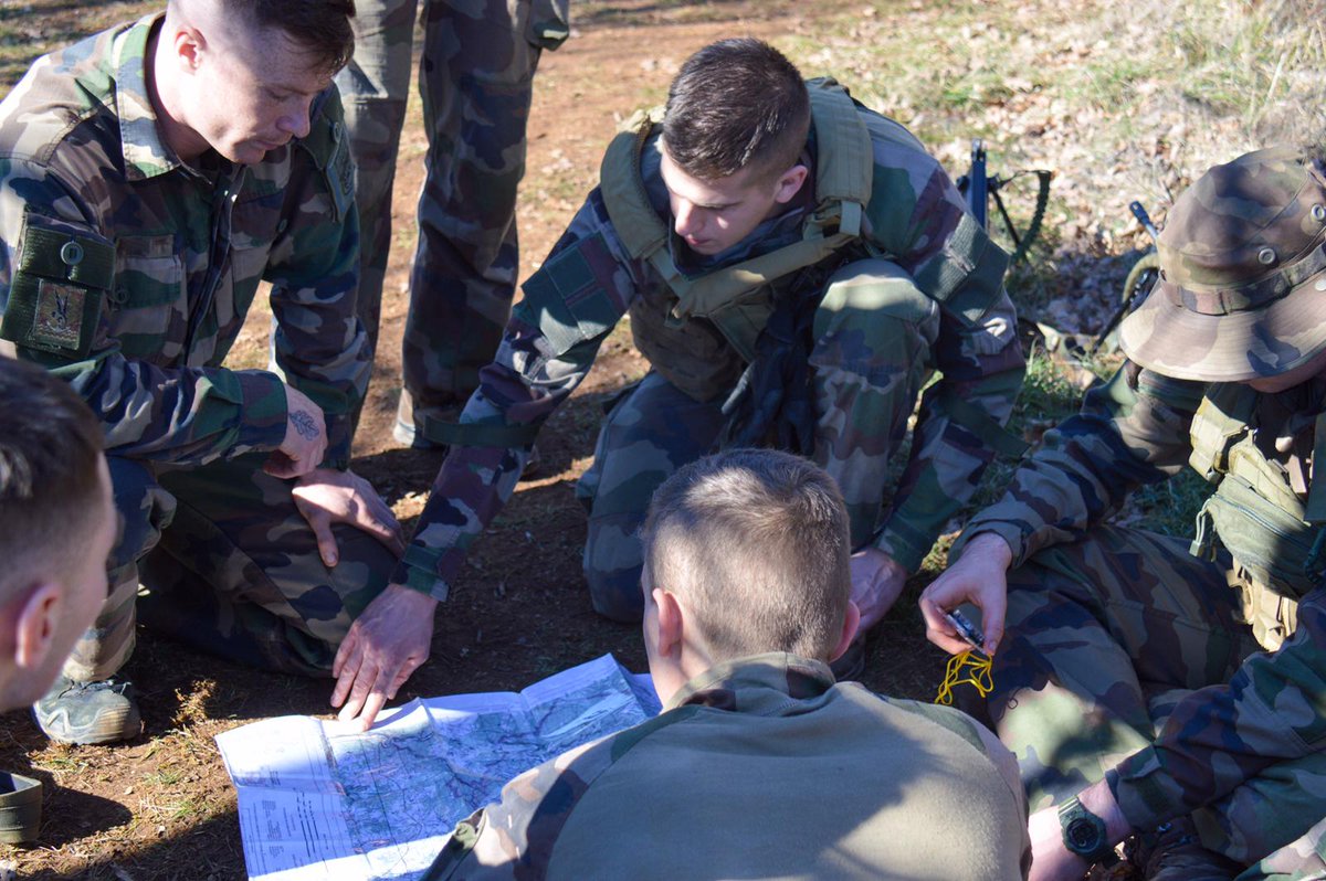 #RéservistesOps ➡️ Terrain compagnie pour une cinquantaine de réservistes de la 5e compagnie du #17RGP. Au programme : #PrépaOps, piste d'audace, marche de nuit, tirs... 
Véritable soutien pour l’active, les réservistes de la 5 participent au quotidien aux missions du régiment 👊