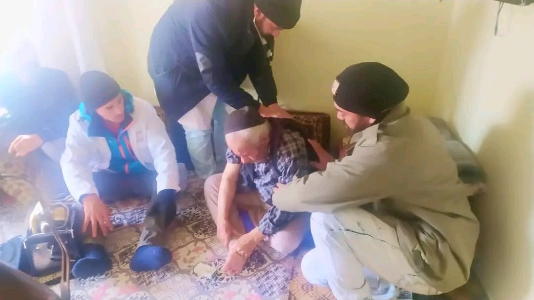 MMarreroCruz's tweet photo. Nuestros profesionales de la #Salud brindan su ayuda solidaria sin descanso en la hermana Türkiye. 
Desde Cuba seguimos sus historias diarias, siempre cargadas de emoción y humanismo.
Un abrazo a todos.
#MásQueMédicos
#CubaPorLaVida https://t.co/mfbmJMTfjv