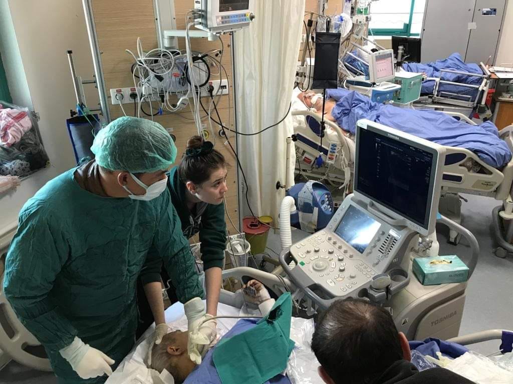 Nuestros profesionales de la #Salud brindan su ayuda solidaria sin descanso en la hermana Türkiye. 
Desde Cuba seguimos sus historias diarias, siempre cargadas de emoción y humanismo.
Un abrazo a todos.
#MásQueMédicos
#CubaPorLaVida