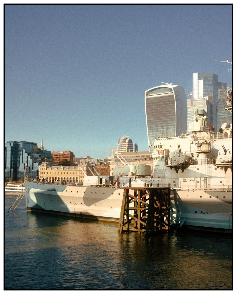 jpegchris's tweet photo. When sunlight hits London, it’s my favourite city again 

.. https://t.co/smh9YhK88D