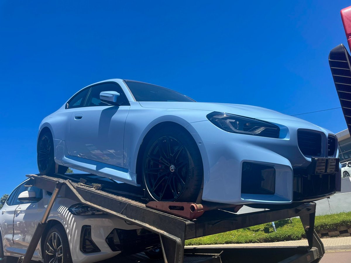 The all-new BMW M2 has officially arrived in South Africa 🇿🇦

It is priced from R1,503,975 and that gets you 453 hp (338 kW) and 550 Nm from M TwinPower Turbo inline-6.

Who would opt for Zandvoort Blue?

📍Pretoria