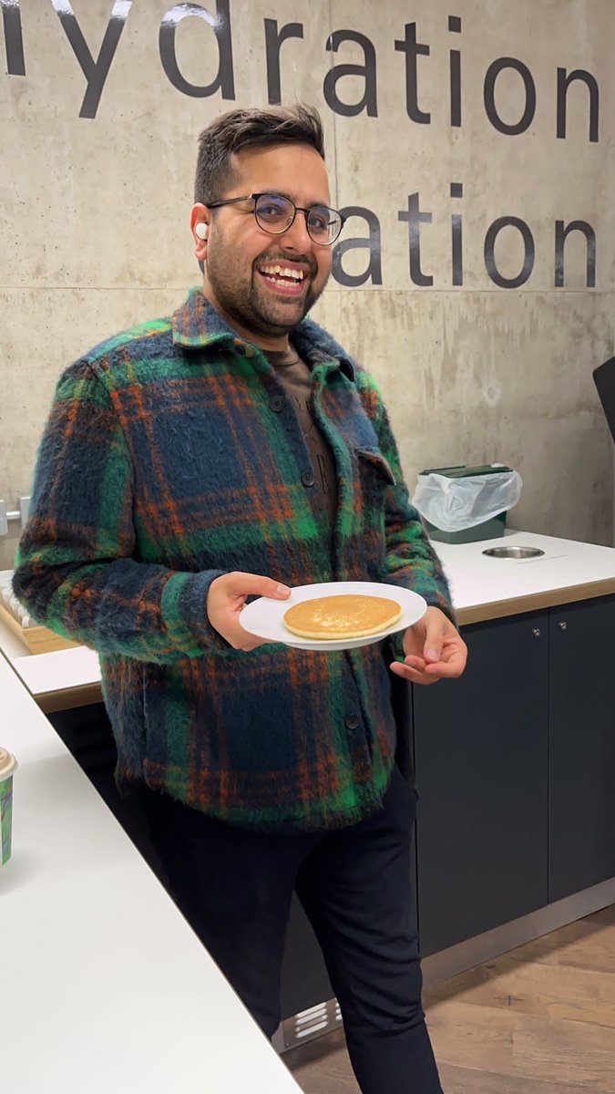🥞 Happy #PancakeDay form the NTU Enterprise team and business community at the Dryden Enterprise Centre!

This morning our DEC members joined us at Front of House to celebrate #shrovetuesday with a sweet treat to kickstart the day.