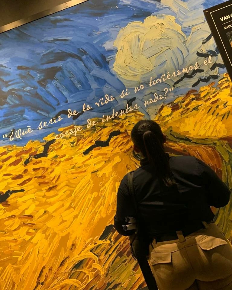 BlancaFlores_'s tweet photo. #VANGOGHXPMTY 🌻✨
@vangoghexpo_mx https://t.co/C0d3Z3WyLz