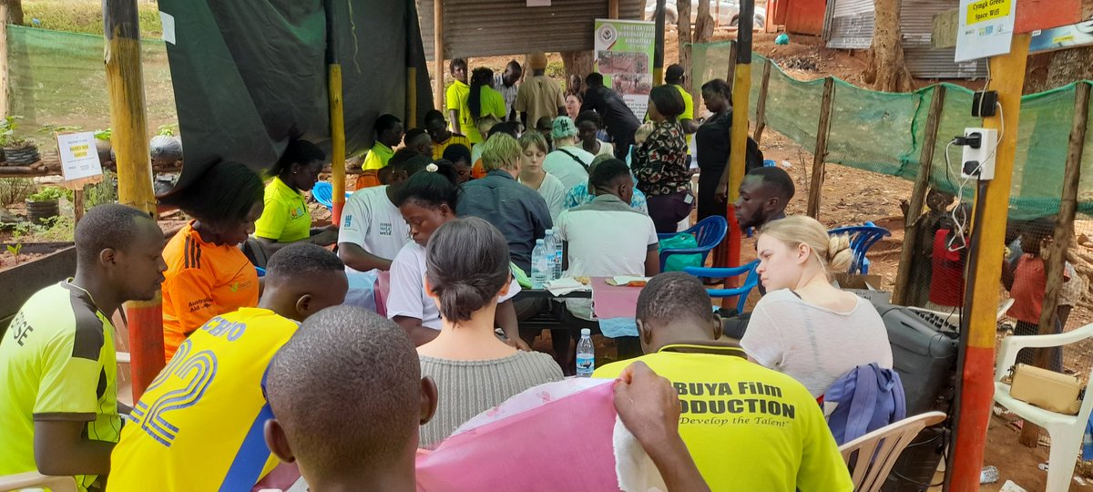 FootmarksU's tweet photo. Young people from Kirombe and Kinawattaka ghetto communities together with KVUC Denmark students engage in making reusable sanitary pads as we aim to #EndPeriodPoverty and #MenstrualStigma.
@dreamtownngo
@activecitizensu
@AfrikovationHub
@HolisticActions https://t.co/cO17a7eqkG