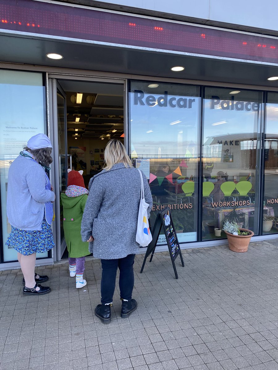 Borderlands_CPP's tweet photo. 🌈 Amazing time at the first session of Mini Pride with @CuriousArts 📍@redcarpalace

Join us for another drop-in session &amp; take part in fun &amp; creative activities.🎨

🌈 1:30 pm - 3:30 pm. Suitable for ages 3-7 yrs &amp; their families plus activities for 11-15yrs

#MiniPride https://t.co/bwSI4LyXrQ